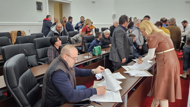 Potpisani ugovori sa predstavnicima udruženja građana u Petrovcu 
